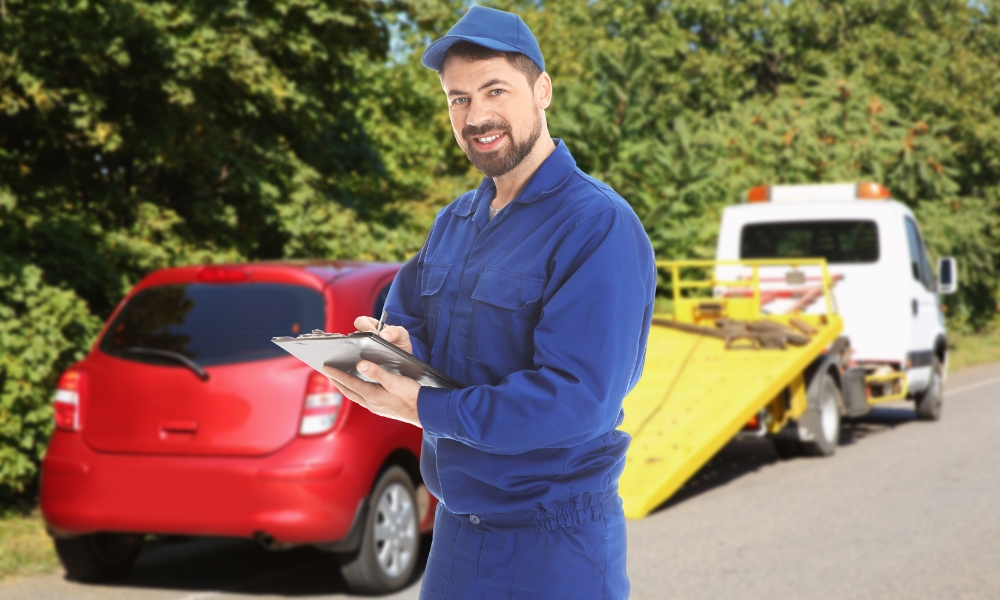 Pripremi saobraćajnu i ličnu kartu, opiši kvar i tačnu lokaciju, pa obezbedi vozilo dok čekaš pomoć