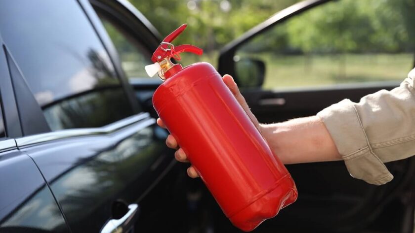 Protivpožarni aparat u kolima